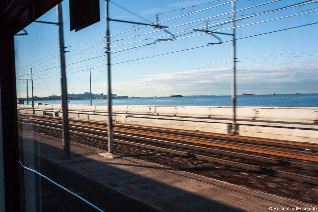 Erster Blick auf Venedig vom Zug