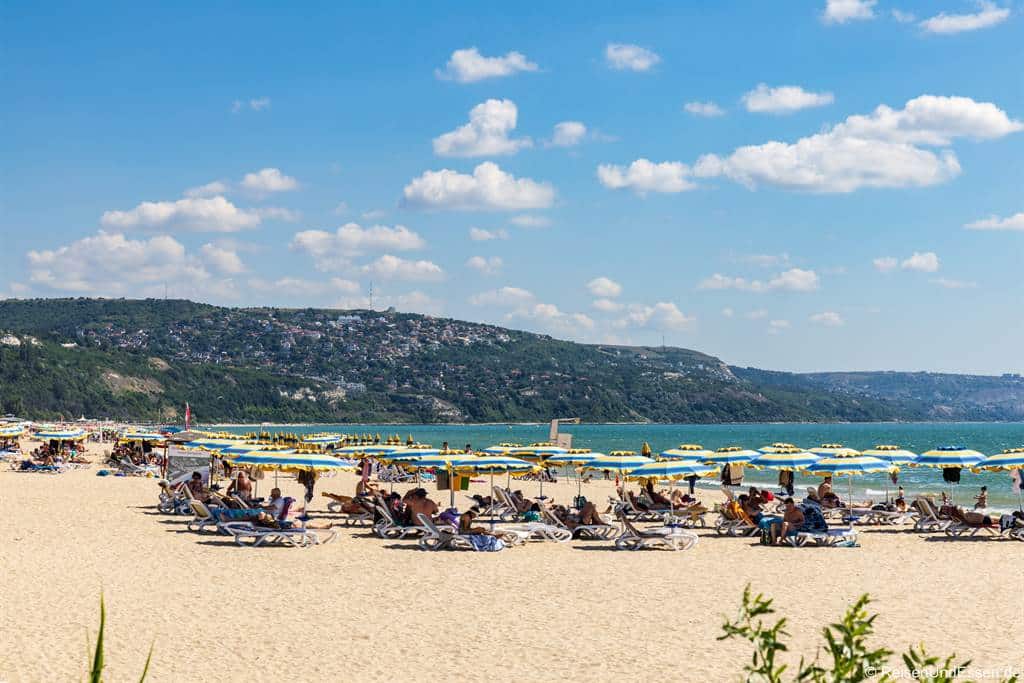 Strand und Liegen in Albena am Schwarzen Meer