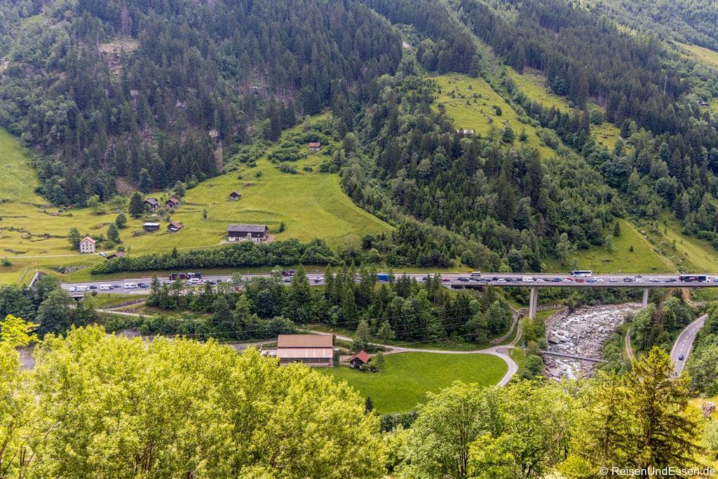 Stau am Gotthard - Gotthard Panorama Express