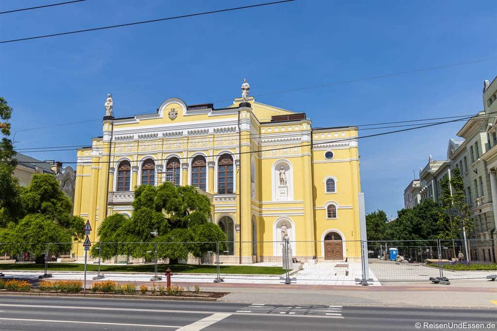 Csokonai Theater in Debrecen