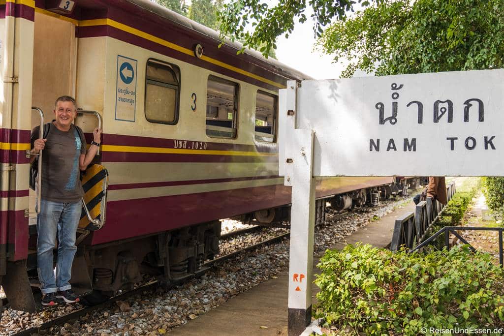Bahnstation Nam Tok der Todeseisenbahn am River Kwai
