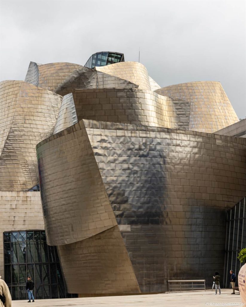 Dekonstruktivistischer Baustil vom Guggenheim Museum Bilbao