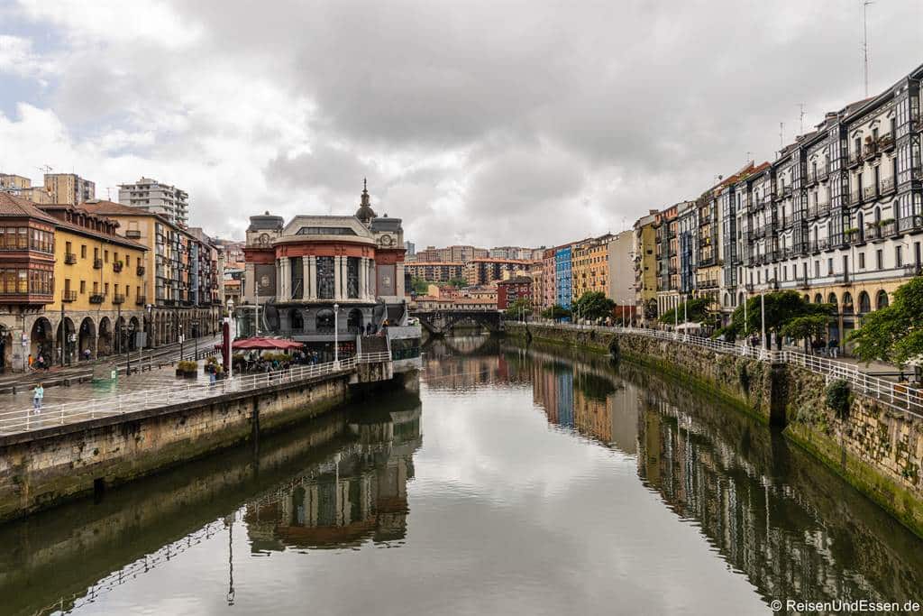 Markthalle La Ribera - Sehenswürdigkeiten in Bilbao